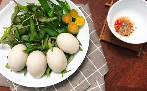 Trứng vịt lộn giúp tăng huyết áp, ngừa huyết áp thấp