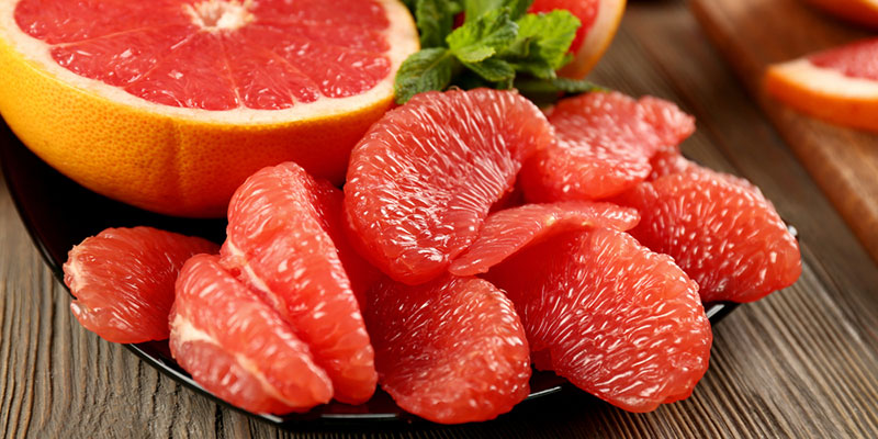 Bưởi rất giàu vitamin C loại chất giống oxy hóa rất có lợi cho gan