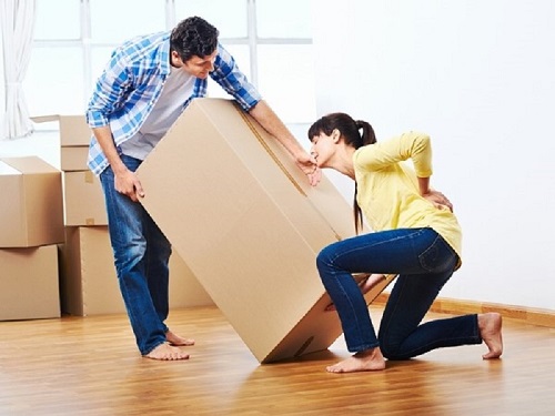Lao động quá sức là 1 trong những nguyên nhân gây giãn dây chằng
