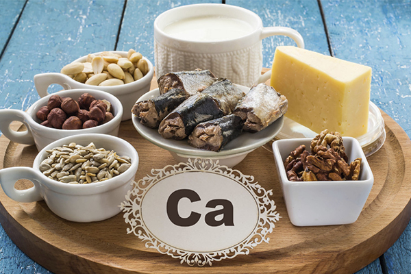 Canxi là dưỡng chất thiết yếu duy trì hê thống xương, răng 