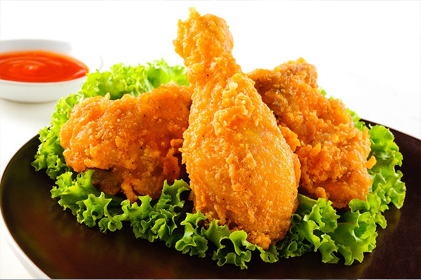 Đau thần kinh tọa nên kiêng thức ăn nhanh, nhiều dầu mỡ và muối 