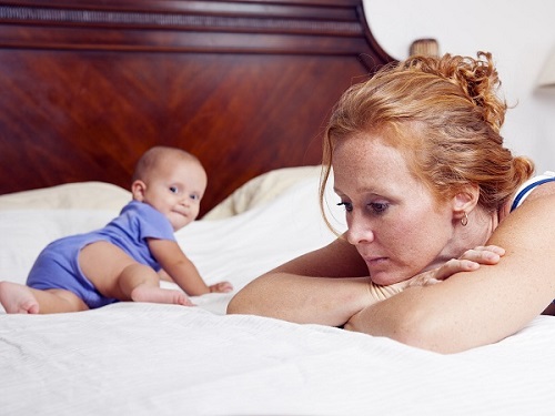 Cân nặng bé không thay đổi là dấu hiệu mẹ ít sữa