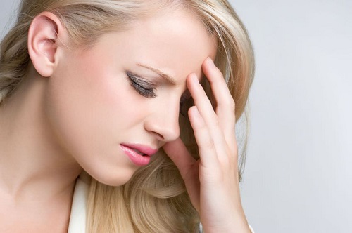 Làm việc nhiều với máy tính có thể là nguyên nhân gây đau nửa đầu bên phải