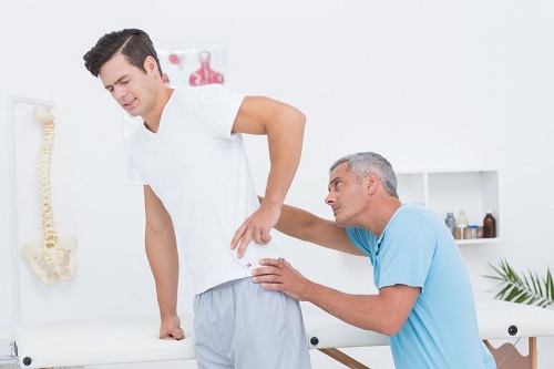 Cơn đau xuất hiện liên tục, âm ỉ kéo dài