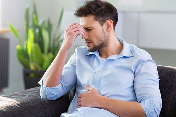 Chướng bụng đầy hơi là biểu hiện rõ nhất thường thấy