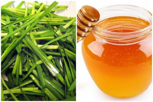 Mật ong kết hợp lá hẹ và đường phèn giúp chữa ho có đờm