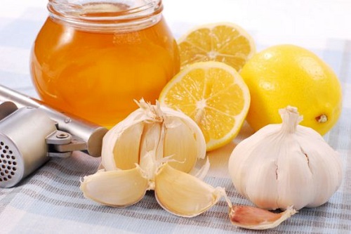 Dùng mật ong và tỏi chữa ho có đờm đơn giản mà hiệu quả