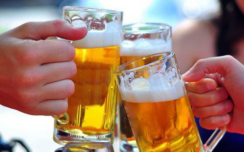 Mẹ cho bé bú cần tránh xa các loại đồ uống có cồn