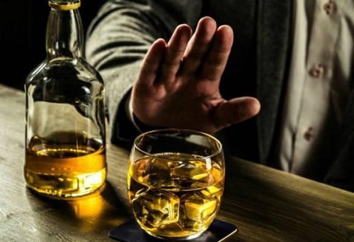 Tránh xa các chất kích thích là cách phòng ngừa tụt huyết áp hiệu quả