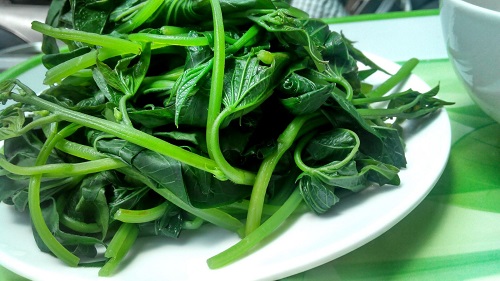 Phụ nữ sau sinh giúp mẹ nhuận tràng