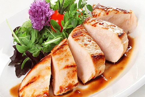 Ức gà là thực phẩm giàu Protein ít Calo tốt cho sức khỏe