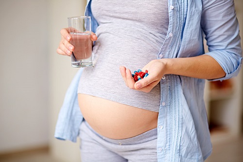 Bà bầu nên lựa đúng thời điểm để uống sắt