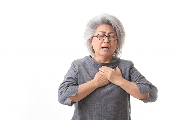 Khó thở, hụt hơi là triệu chứng khá phổ biến trong cuộc sống hàng ngày 