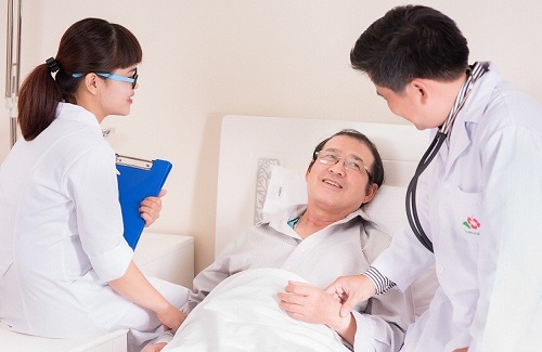 Điều trị viêm đại tràng cần tuân theo bác sĩ điều trị